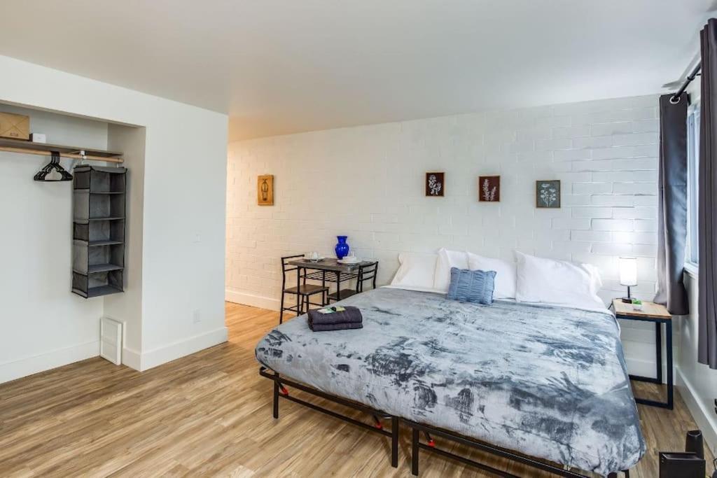 Studio W/ King Bed Near Dwtn Rochester Ngoại thất bức ảnh