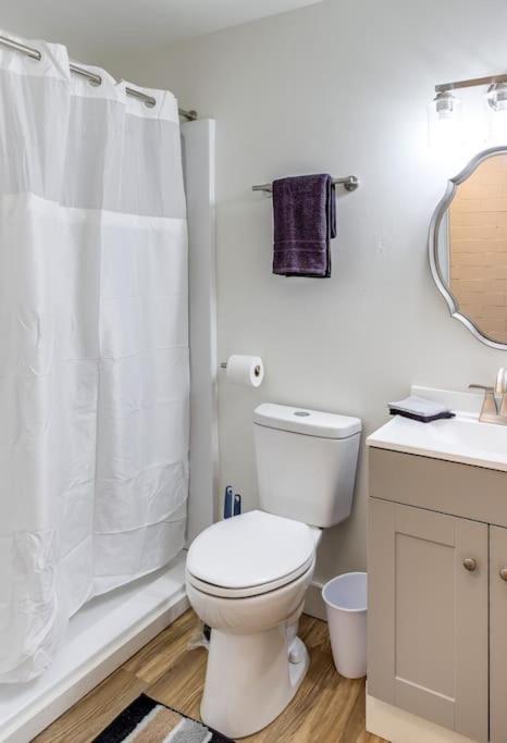 Studio W/ King Bed Near Dwtn Rochester Ngoại thất bức ảnh